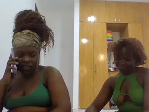 Show modela sexybaddies20 na web-kameri