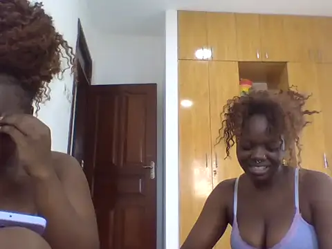 sexybaddies20's Webcam Show