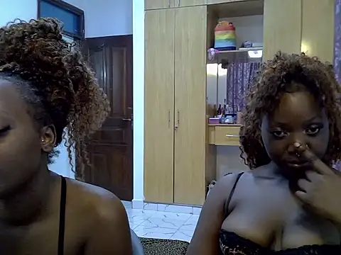 Вебкам-шоу sexybaddies20