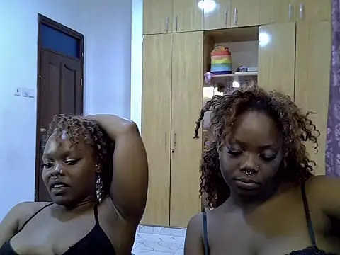 sexybaddies20 Webcam Show