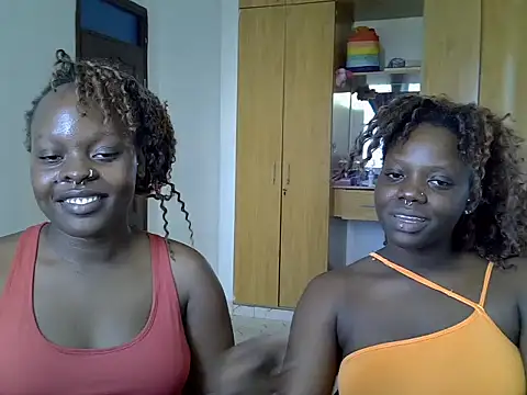 Show modela sexybaddies20 na web-kameri