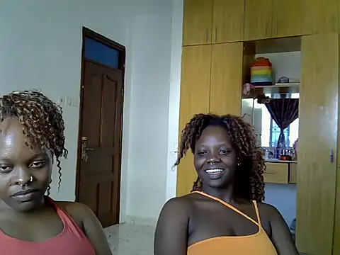 sexybaddies20 Show in webcam