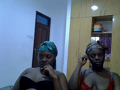 חדר צ'אט בשידור חי של sexybaddies20
