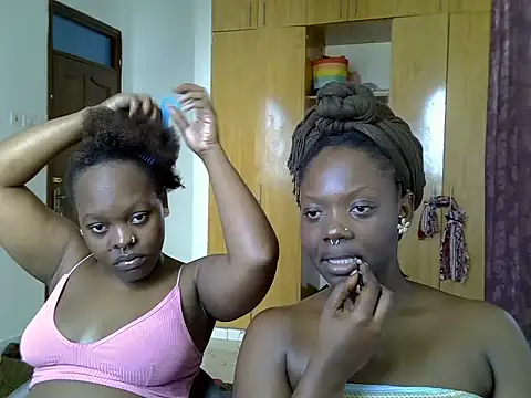 הופעת וובקאם של sexybaddies20