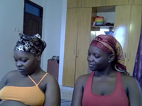 sexybaddies20 Show in webcam