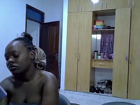 sexybaddies20 Adlı Modelin Web Kamerası Şovu
