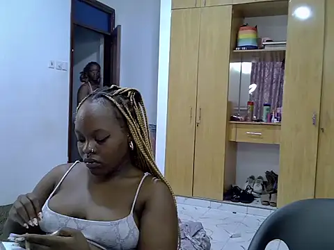 sexybaddies20's Webcam Show