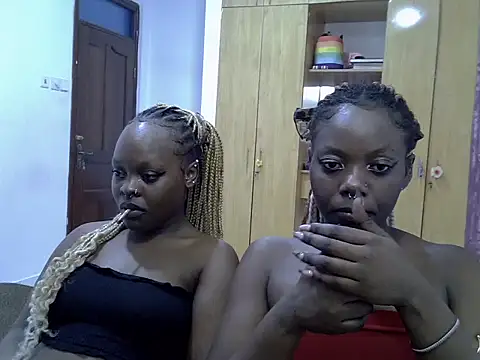 sexybaddies20 Show in webcam