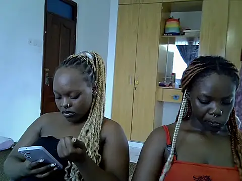 sexybaddies20 Webcam show