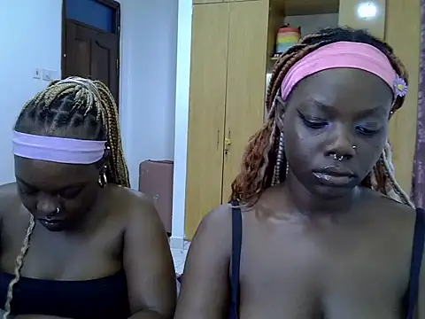 sexybaddies20 Webcam show