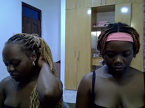sexybaddies20 Webcamshow