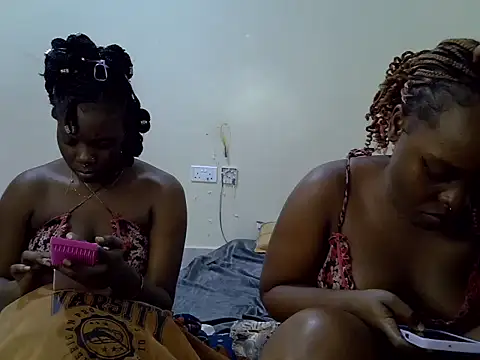 Show modela sexybaddies20 na web-kameri