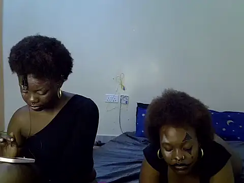 Webkamerová show sexybaddies20