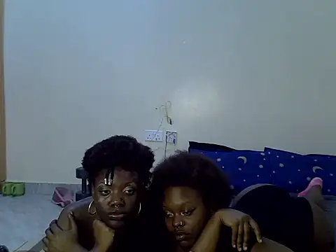 sexybaddies20 Webcamshow