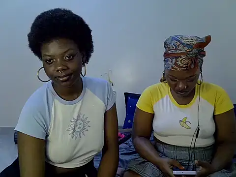 sexybaddies20's Webcam Show