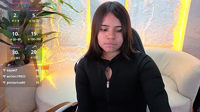 roxan1_tp – Naživo chatovacia miestnosť