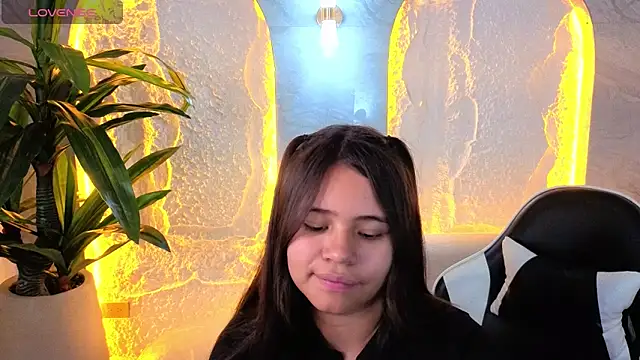 roxan1_tp's Live XXX Chat