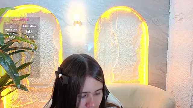 צ'אט XXX בשידור חי של roxan1_tp