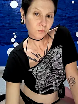 LaFemmeCyberObscura Show in webcam