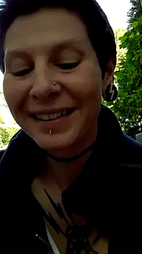 LaFemmeCyberObscura: διαδικτυακό σόου στην κάμερα