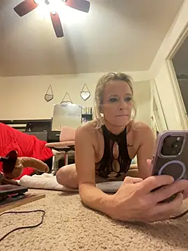 myspecsquirt4u1on1's Live XXX Chat