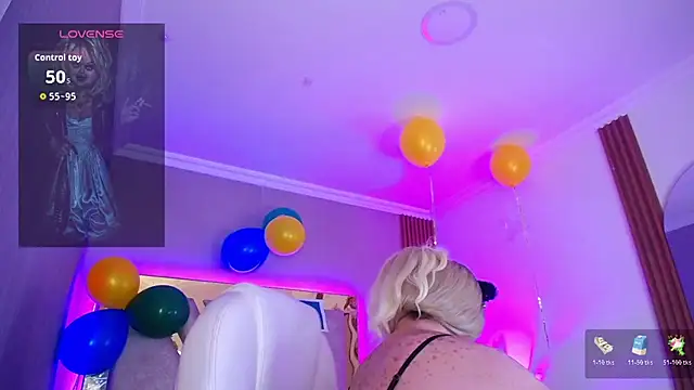 Tiffany_Valentiine Show in webcam