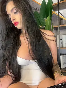 Pokazy przed kamerką – BustyAngelXXX