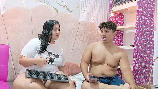ParejaCurvy20 Adlı Modelin Web Kamerası Şovu