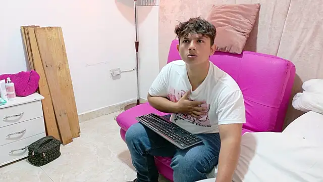 Webkamerová show ParejaCurvy20