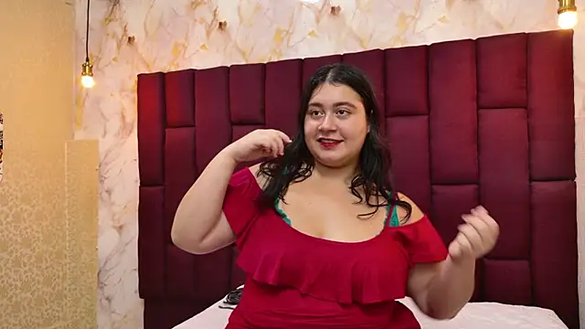 Show modela ParejaCurvy20 na web-kameri