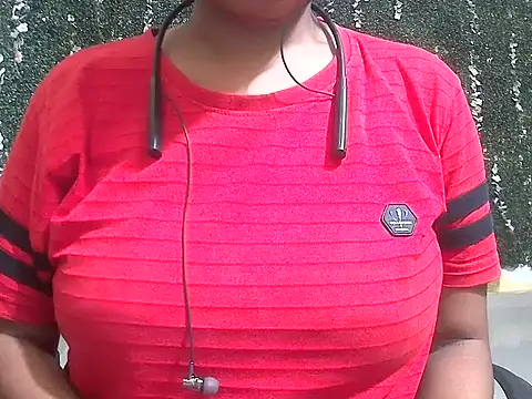 shallykaur Show Webcam