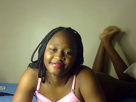 Živý XXX chat Petite_Ebony10