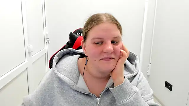 Bella_shyy_ Show in webcam