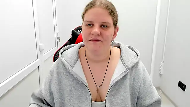 Pokazy przed kamerką – Bella_shyy_