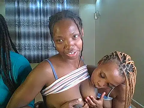 Mariana_150's Live XXX Chat