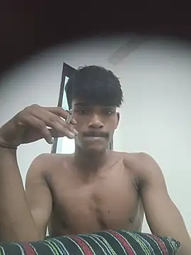Show de INVISIBL11 na webcam