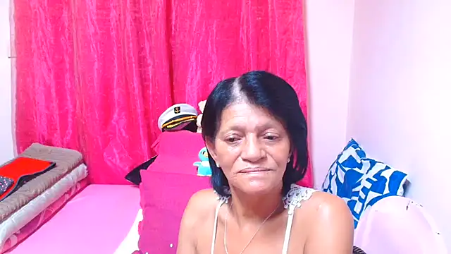 sluttyrox: διαδικτυακό σόου στην κάμερα