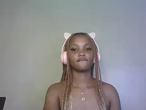 PrettyT5 – webcam-show