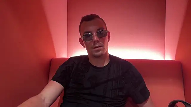 Tores001n Webbikameraesitys