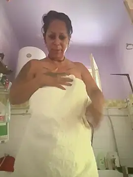 wildfarmbabe webcam show