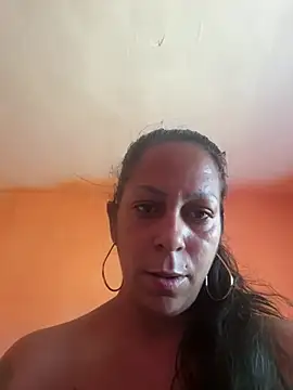 צ'אט XXX בשידור חי של wildfarmbabe