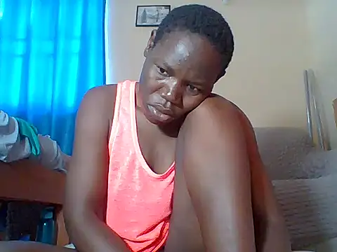 XXX chat uživo modela Blacksexyqueen24