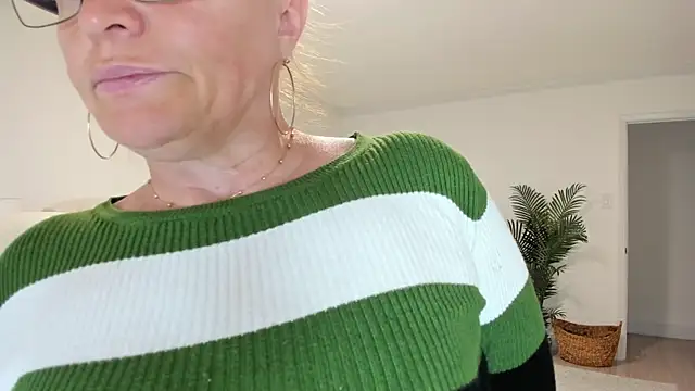 Vika73 Show in webcam