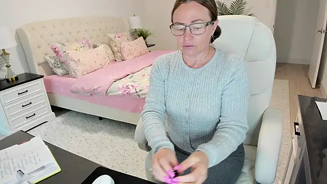 Vika73 Show in webcam