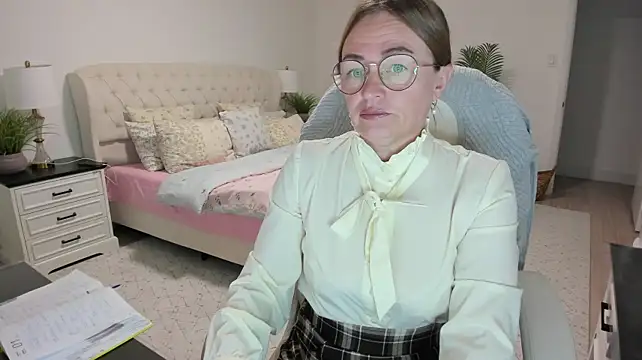Vika73 Show in webcam
