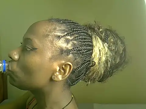 Pearl_petite's Offline XXX Chat