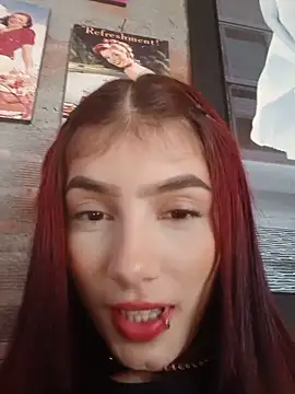 Thamaragomexxx Adlı Modelin Canlı XXX Sohbeti