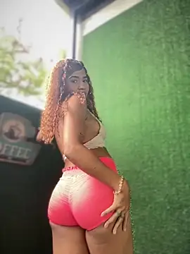 Show modela TinaDarkwell na web-kameri