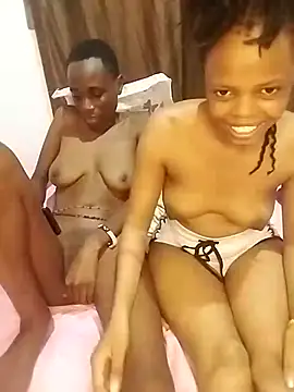 Show de Caramel_CumDrops007 na webcam