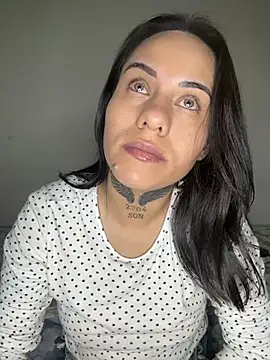 MadisonYoung000n Webbikameraesitys